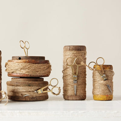 Set de 3 Carretes de Madera Recuperada con Yute y Tijeras