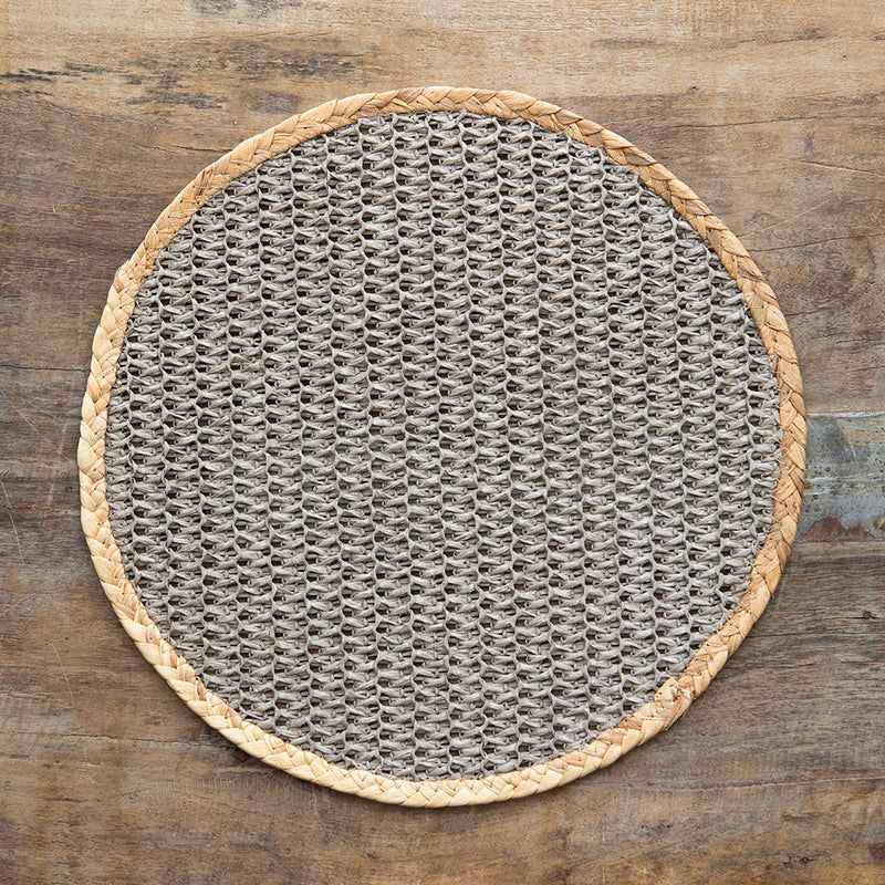 Individual Redondo Gris – Fibra Natural Tejida a Mano 35 cm
