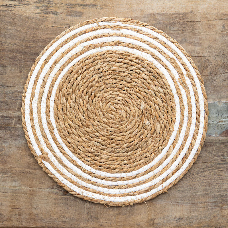 Individual Redondo Líneas Blanco – Fibra Natural Tejida a Mano 35 cm